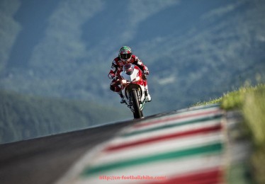 足球直播-世俱杯球员比赛积极性观察报告:场上动作频率与精神状态体现 足球直播-世俱杯球员比赛积极性观察报告:场上动作频率与精神状态体现